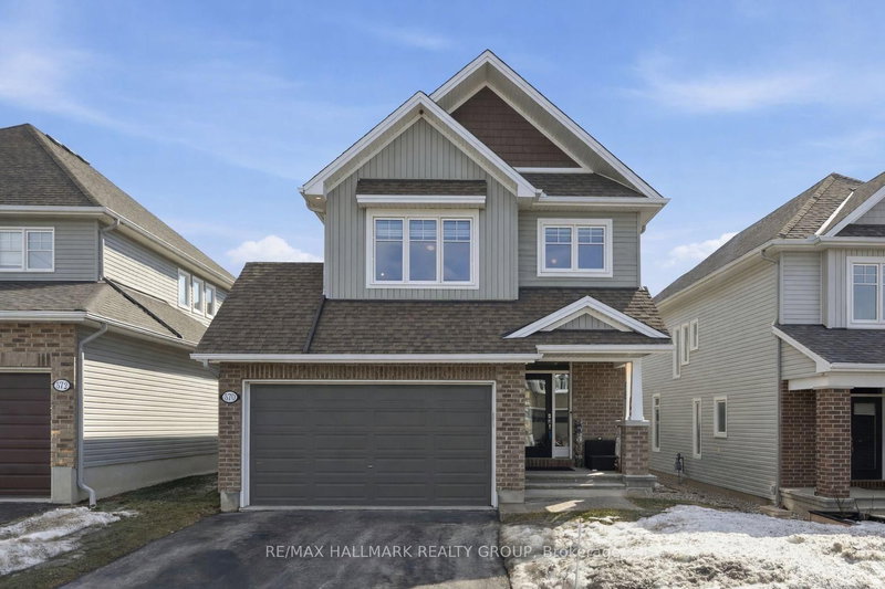 home for sale on 570 Baie-Des-Castors Street