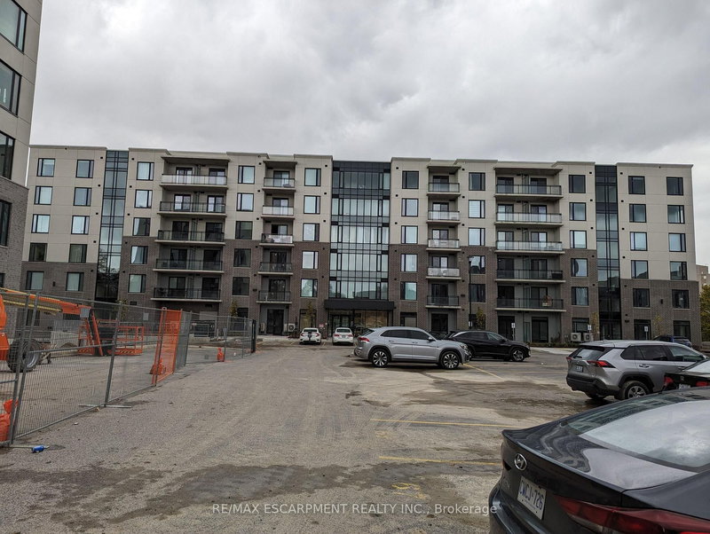 home for lease on 109-103 Roger Street