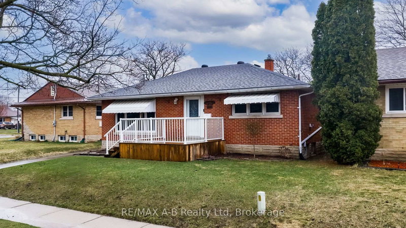 10 Clark Ave, Kitchener, N2C 1Y2 | Image 2