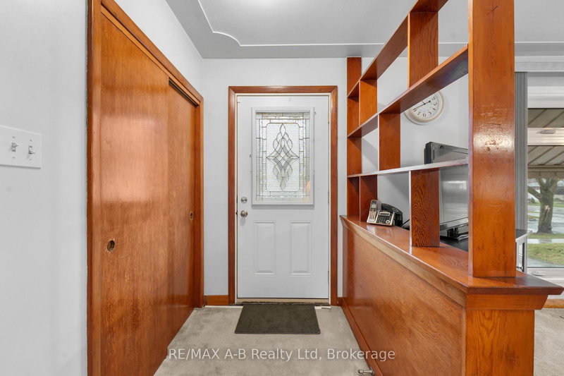 10 Clark Ave, Kitchener, N2C 1Y2 | Image 3