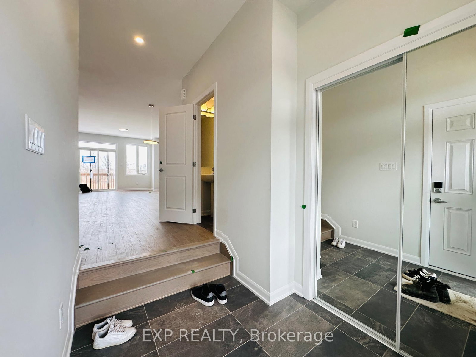 271 BANKSIDE Way - Photo 4