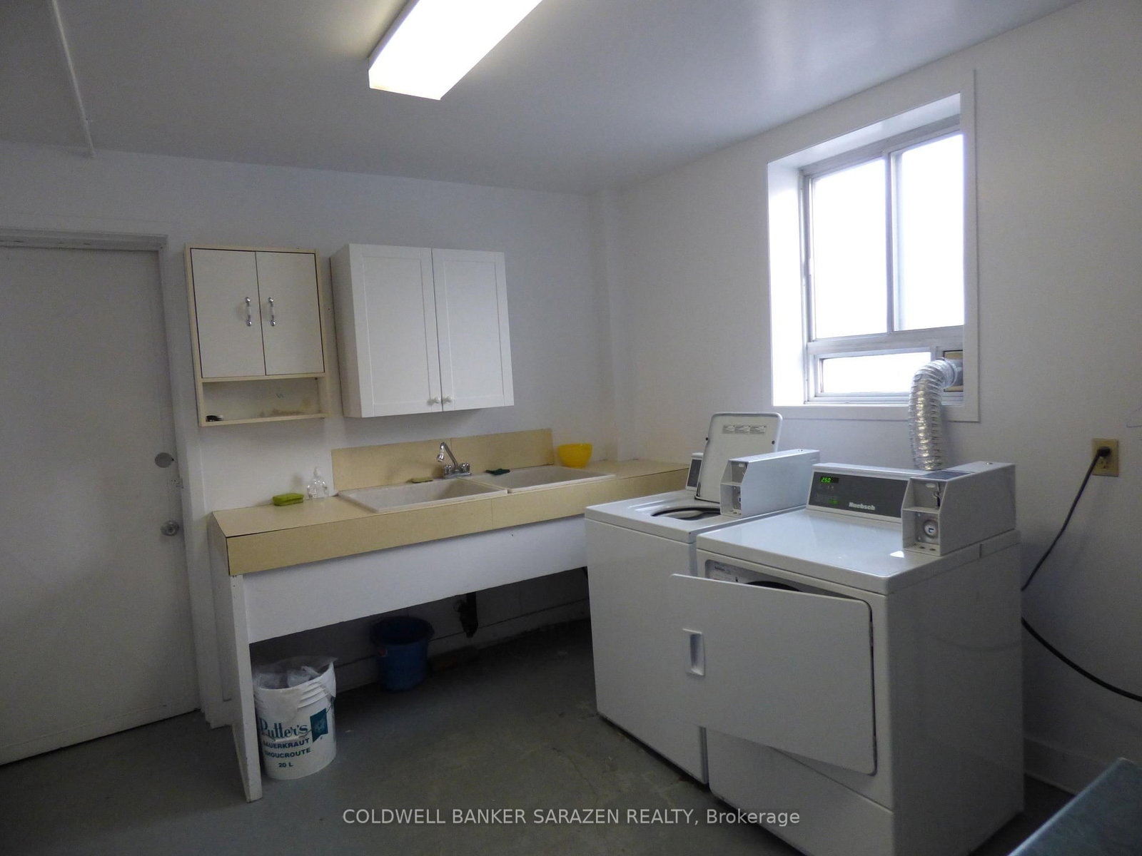 683 irene Crescent, Unit 6 - Photo 30