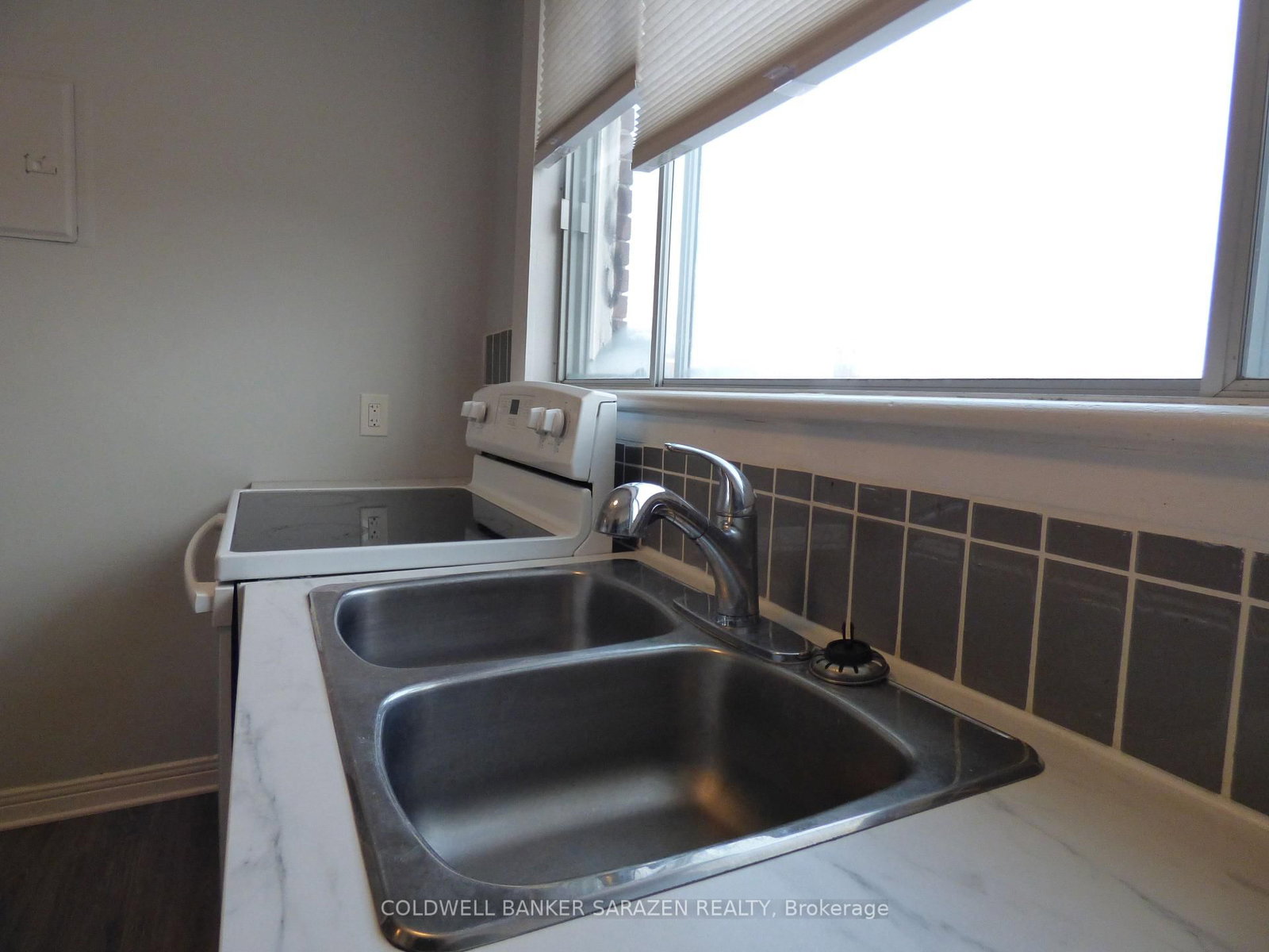 683 irene Crescent, Unit 6 - Photo 6