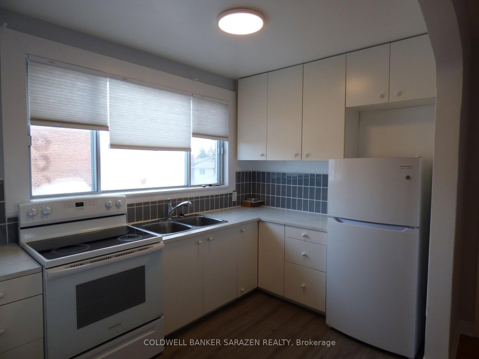 683 irene Crescent, Unit 6 - Photo 7