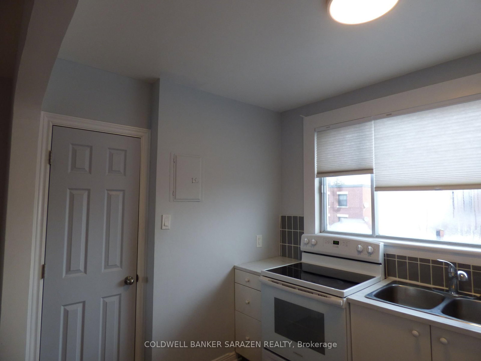 683 irene Crescent, Unit 6 - Photo 8