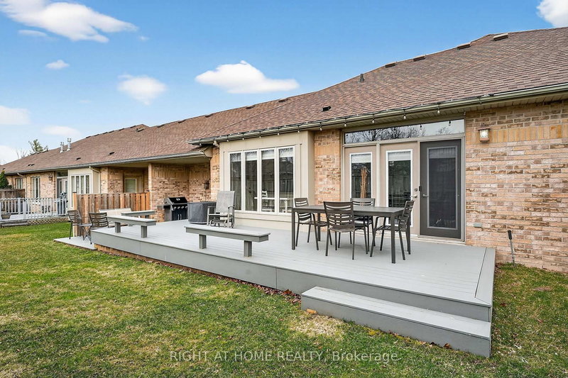 1 - 139 Glendale Ave, St. Catharines, L2T 2K2 | Image 2