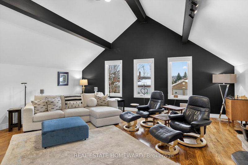 1530 Scollard Cres, Peterborough, K9H 7L1 | Image 2