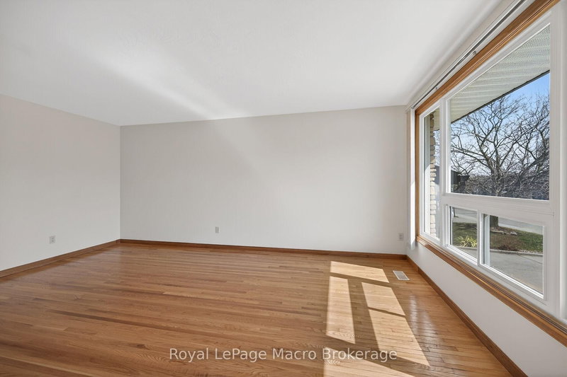 122 Glen Forest Dr, Hamilton, L8K 5Z1 | Image 2