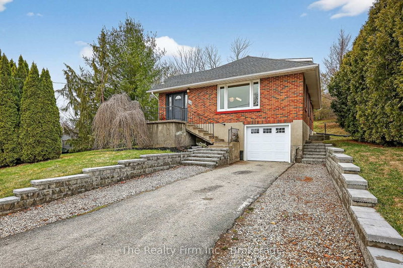 105 King St E, Ingersoll, N5C 1G8 | Image 2