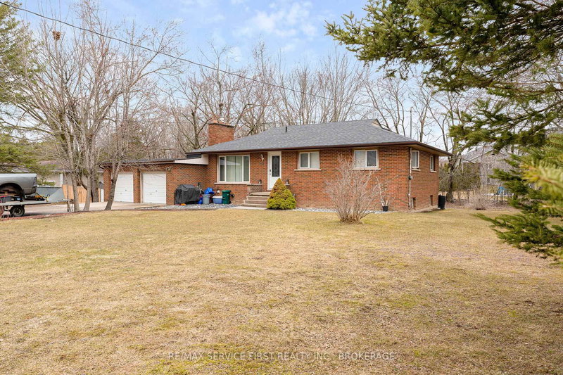 34 Dalgleish Ave, Kingston, K7L 5H6 | Image 2