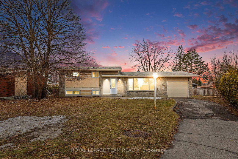 home for lease on 9 GREENWICH Avenue