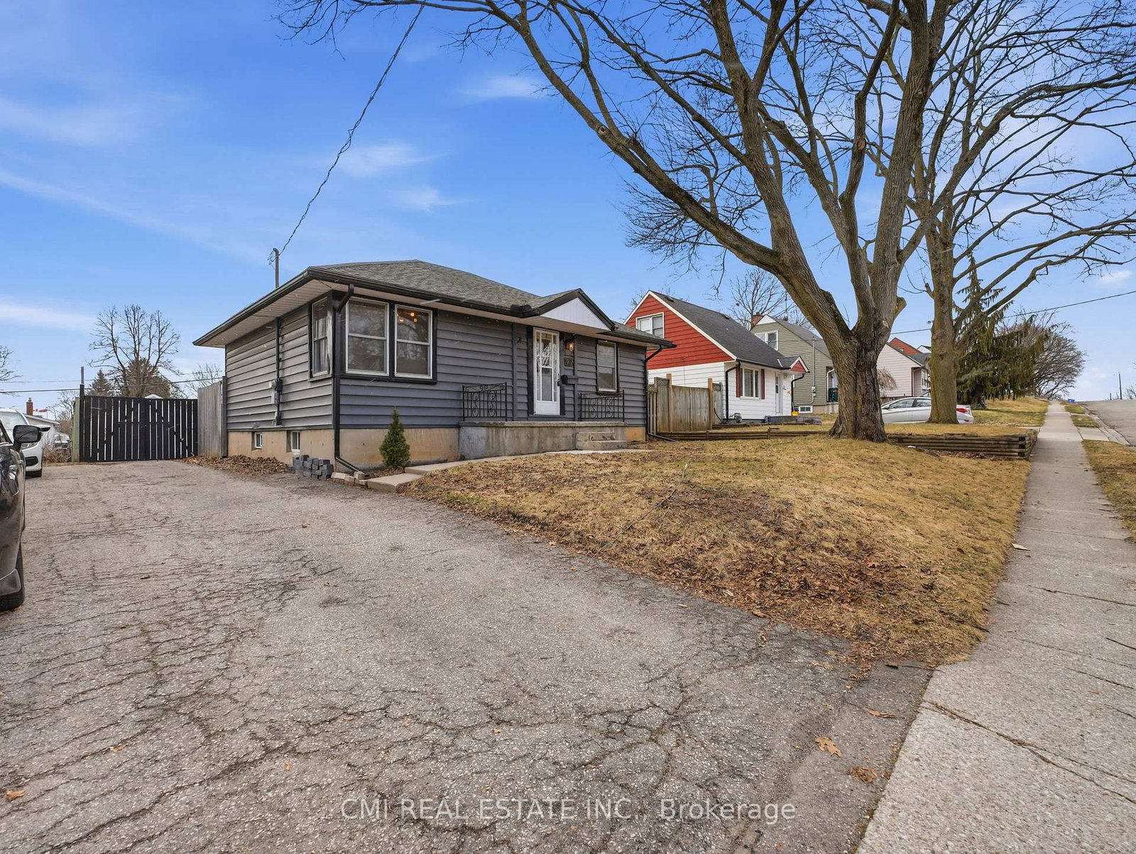 Listing Image 4