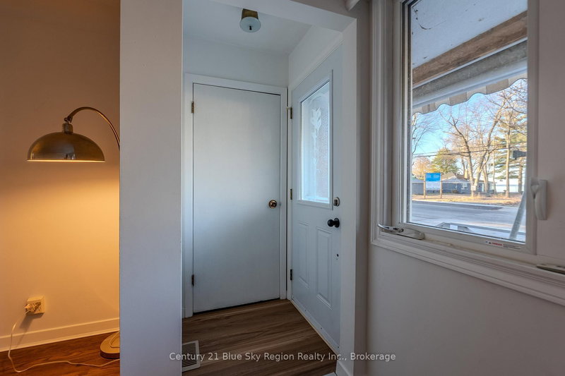 994 Premier Rd, North Bay, P1A 2H8 | Image 3