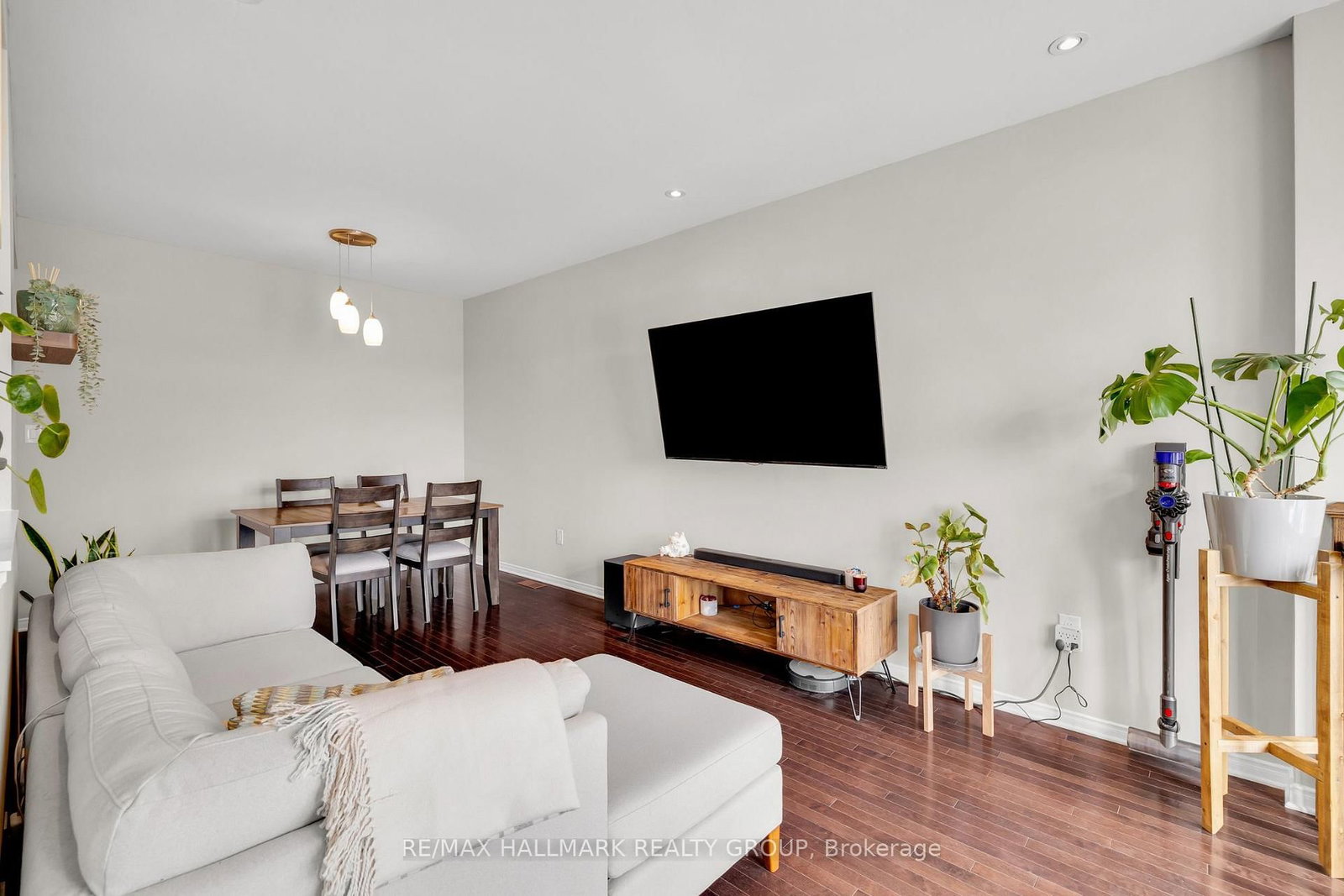 Townhouse for sale at 132 LARAMIE Crescent, Ottawa, Ontario, K2J 5Z8 - Barrhaven - Stonebridge - MLS: X12959784