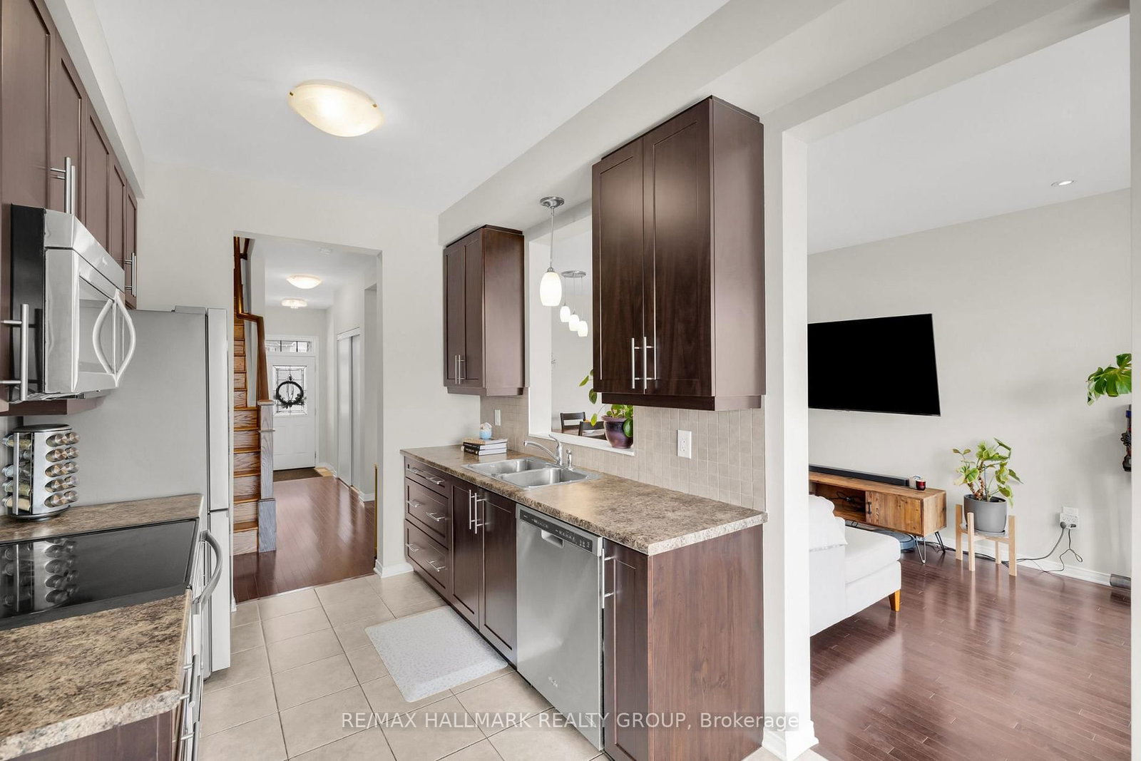 Townhouse for sale at 132 LARAMIE Crescent, Ottawa, Ontario, K2J 5Z8 - Barrhaven - Stonebridge - MLS: X12959784