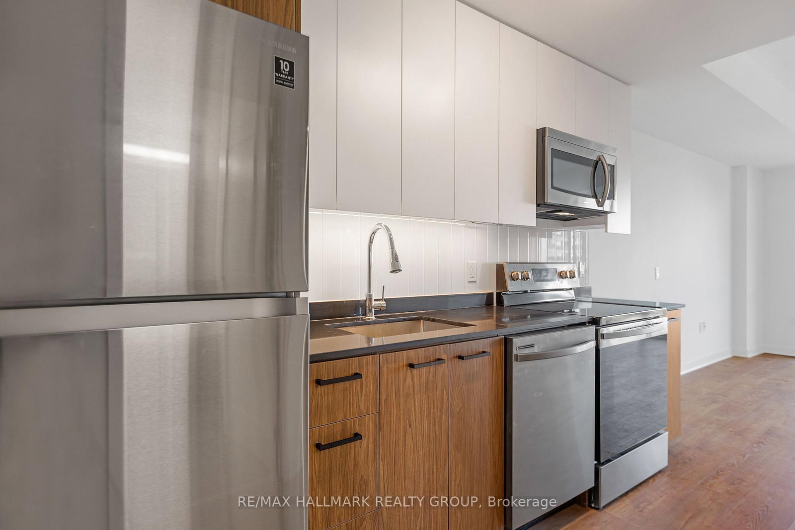 192 Bronson Avenue, Unit 303 - Photo 3