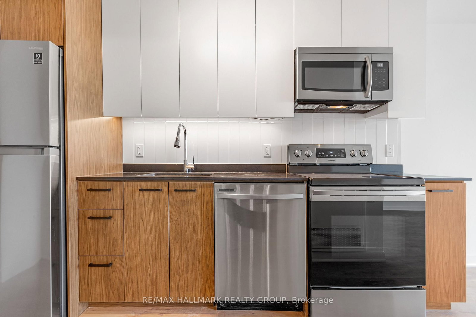 192 Bronson Avenue, Unit 303 - Photo 4