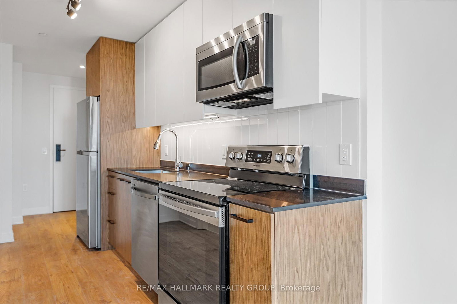 192 Bronson Avenue, Unit 303 - Photo 5