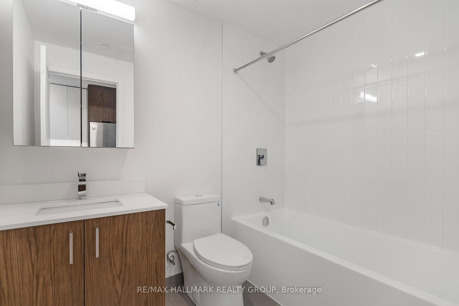 192 Bronson Avenue, Unit 303 - Photo 9