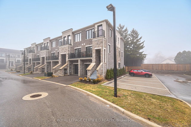 22 - 383 Dundas Street E