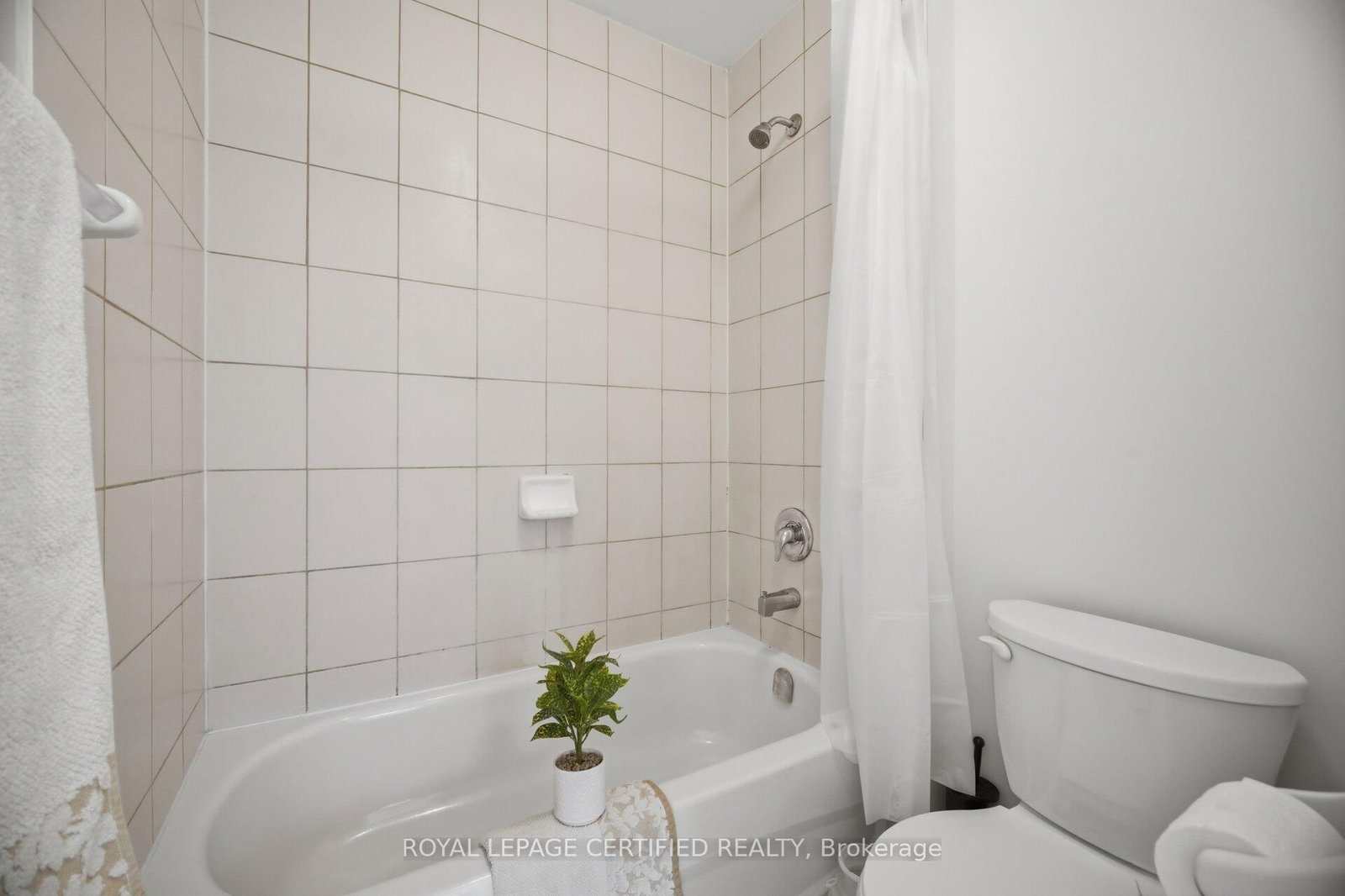 383 Dundas Street E, Unit 22 - Photo 21