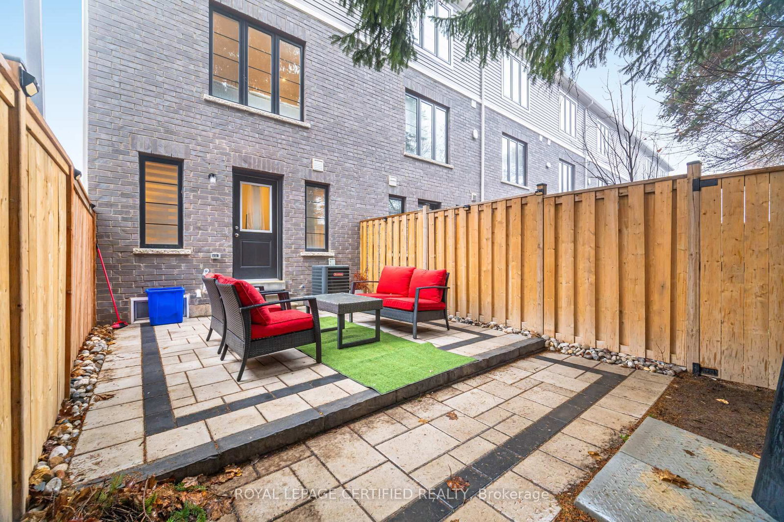 383 Dundas Street E, Unit 22 - Photo 37