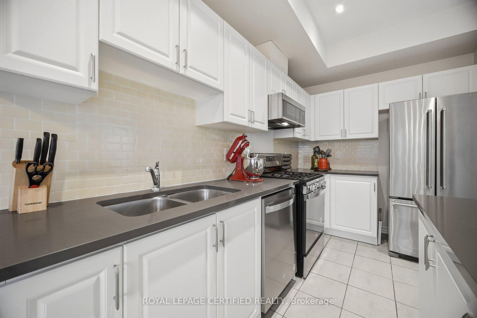 383 Dundas Street E, Unit 22 - Photo 8