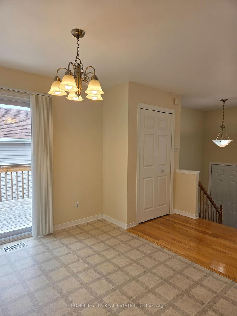 2241 Glen Brook Dr, Cornwall, K6H 7N1 | Image 3