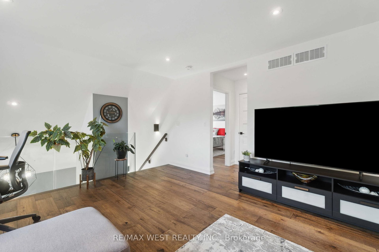 Detached House for sale at 14 Charlotte Court, Welland, Ontario, L3C 1P5 - Prince Charles - MLS: X12960170