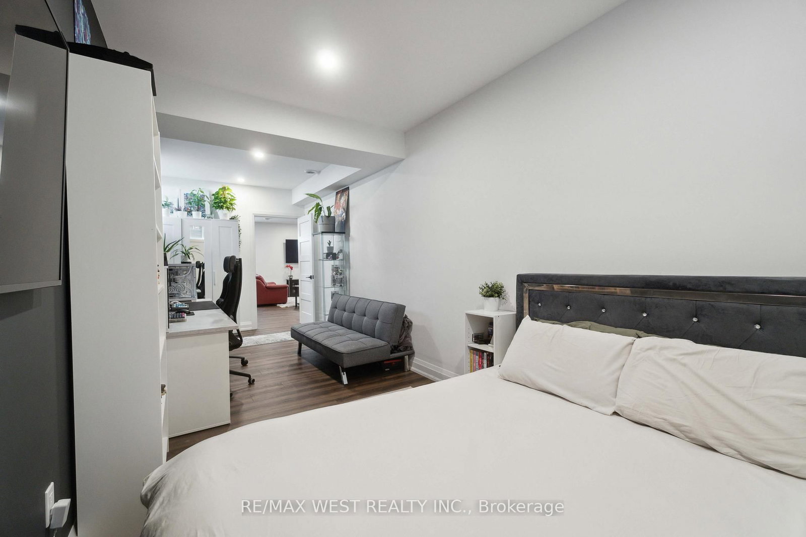 Detached House for sale at 14 Charlotte Court, Welland, Ontario, L3C 1P5 - Prince Charles - MLS: X12960170