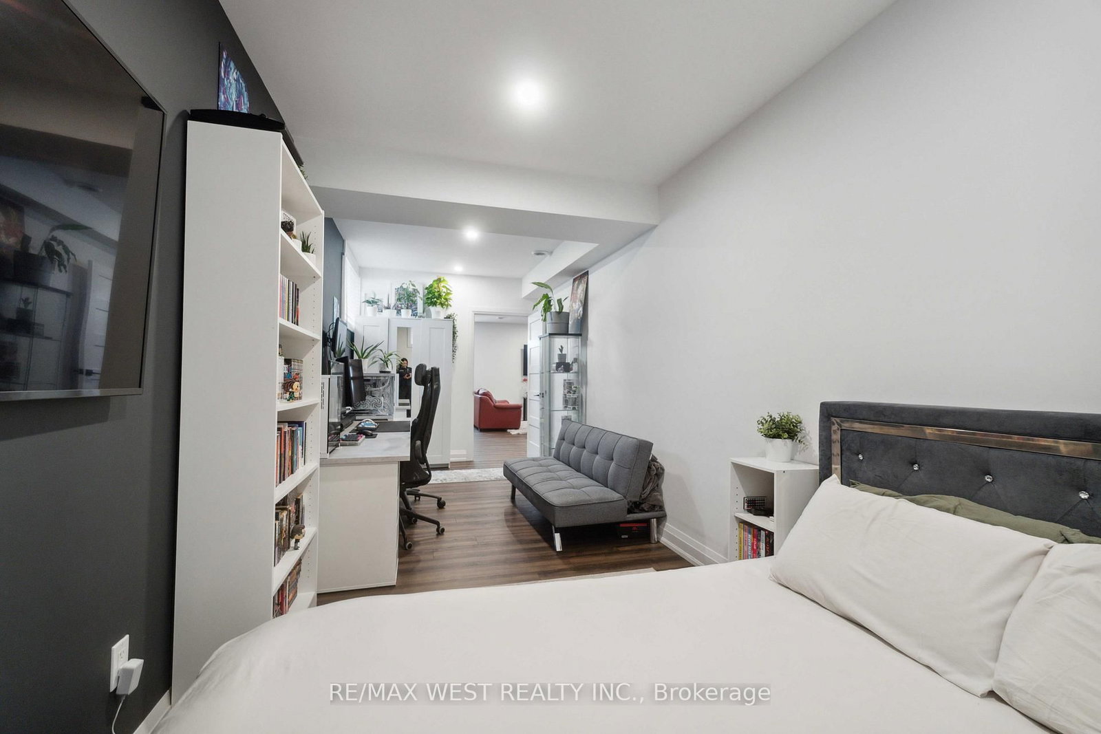 Detached House for sale at 14 Charlotte Court, Welland, Ontario, L3C 1P5 - Prince Charles - MLS: X12960170