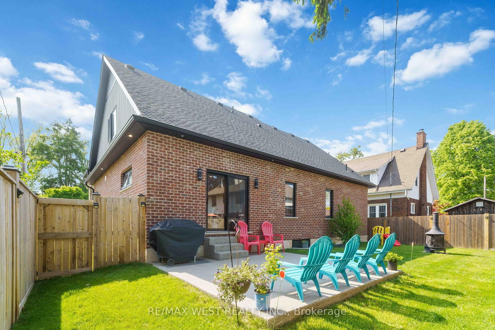 Detached House for sale at 14 Charlotte Court, Welland, Ontario, L3C 1P5 - Prince Charles - MLS: X12960170