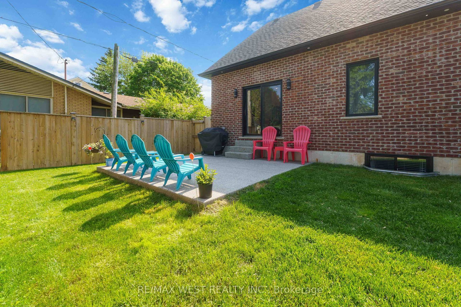 Detached House for sale at 14 Charlotte Court, Welland, Ontario, L3C 1P5 - Prince Charles - MLS: X12960170