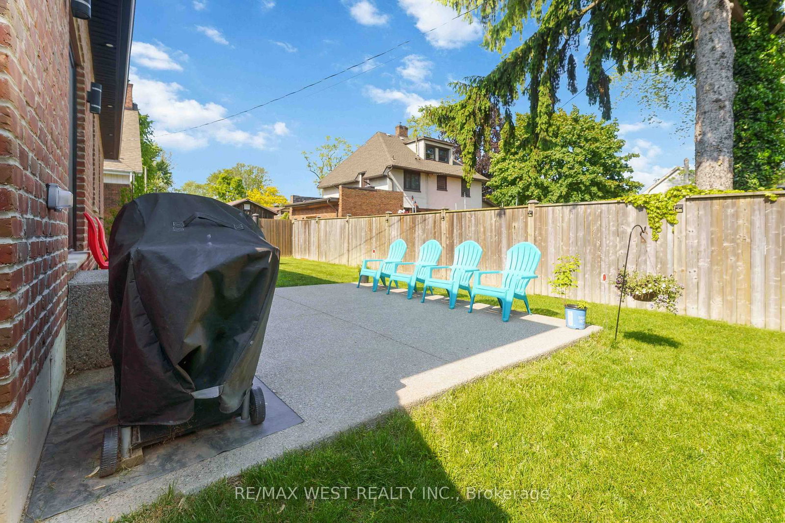 Detached House for sale at 14 Charlotte Court, Welland, Ontario, L3C 1P5 - Prince Charles - MLS: X12960170