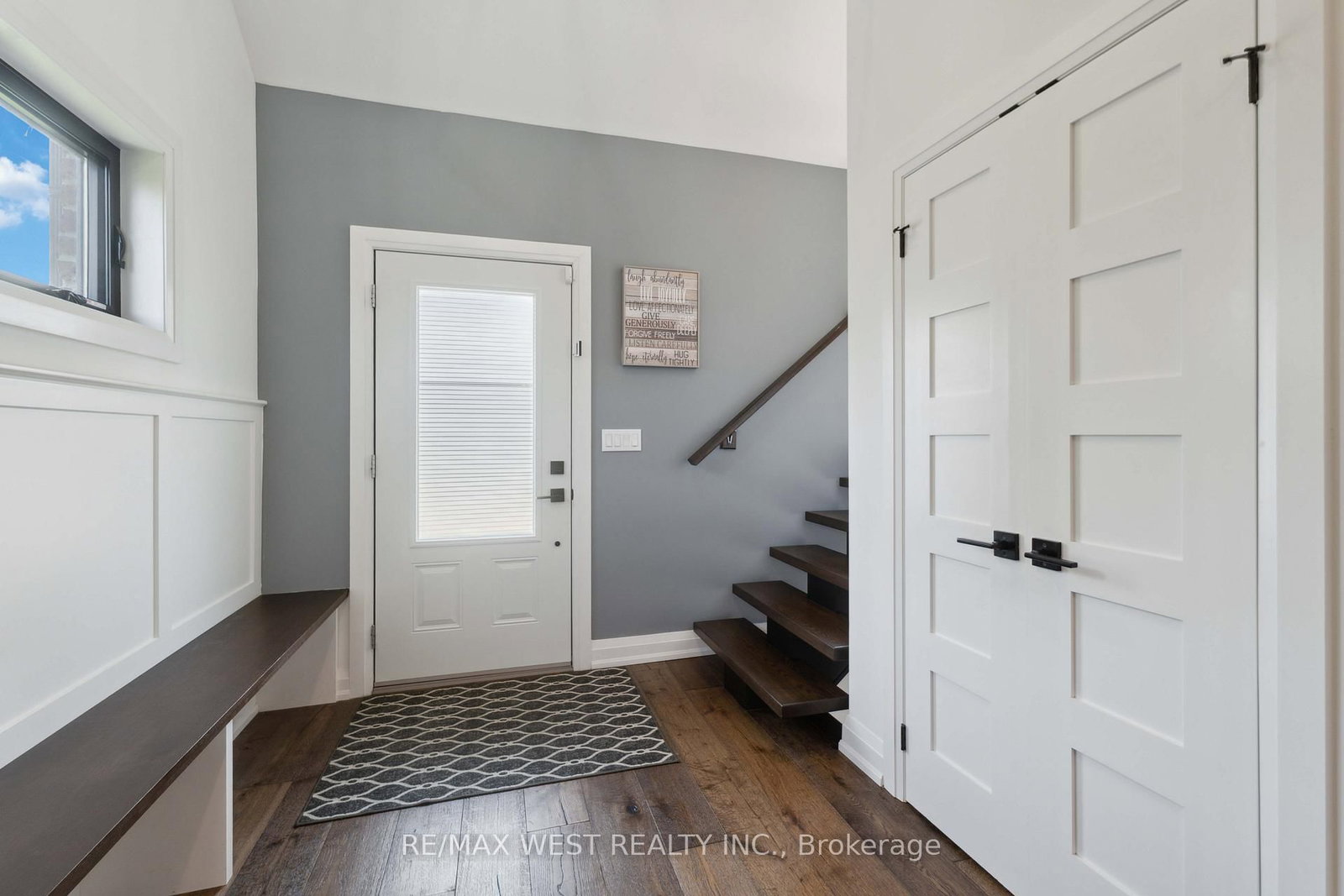 Detached House for sale at 14 Charlotte Court, Welland, Ontario, L3C 1P5 - Prince Charles - MLS: X12960170