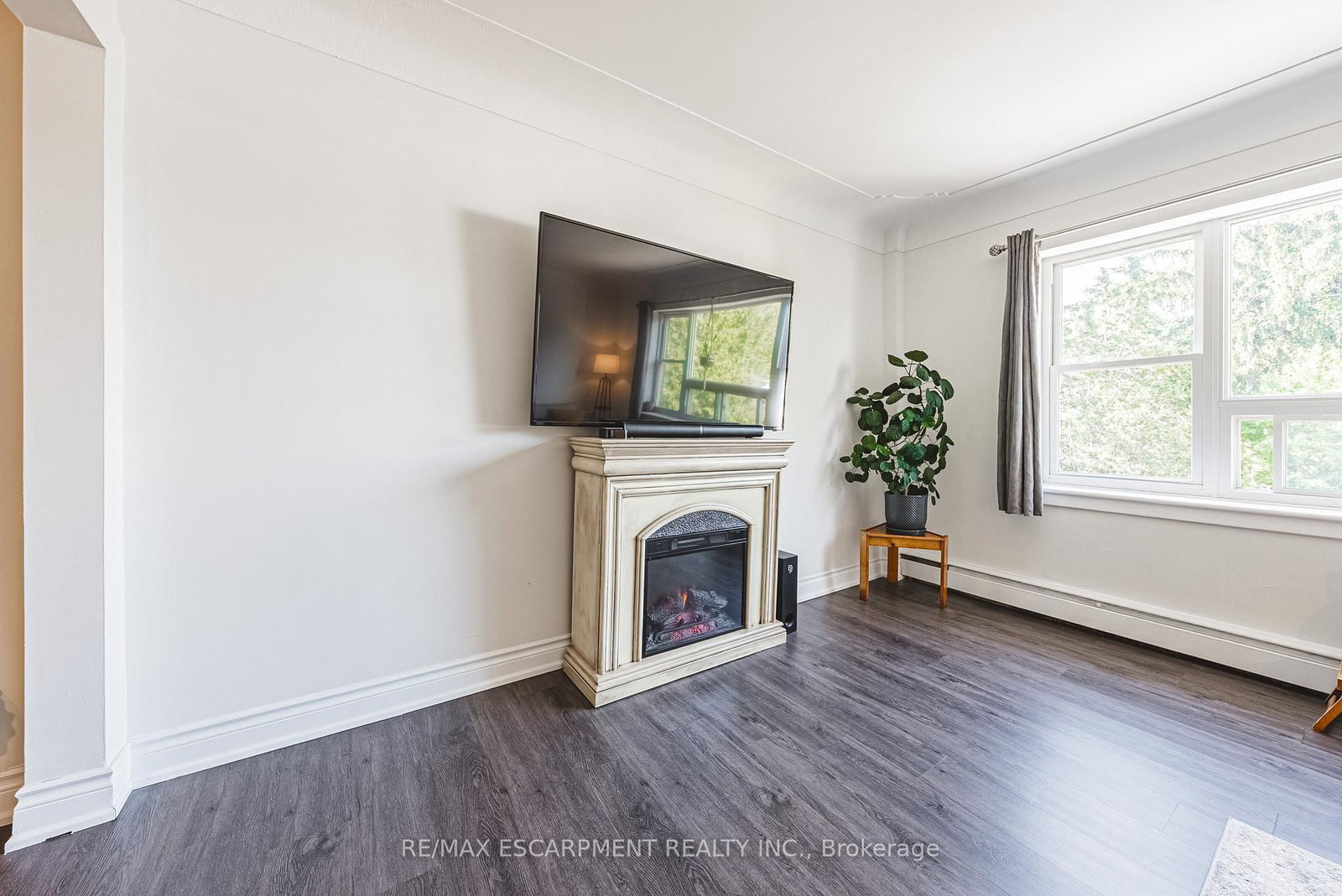 Condo for sale at 208-836 Concession Street, Hamilton, Ontario, L8V 1E2 - Raleigh - MLS: X12960204