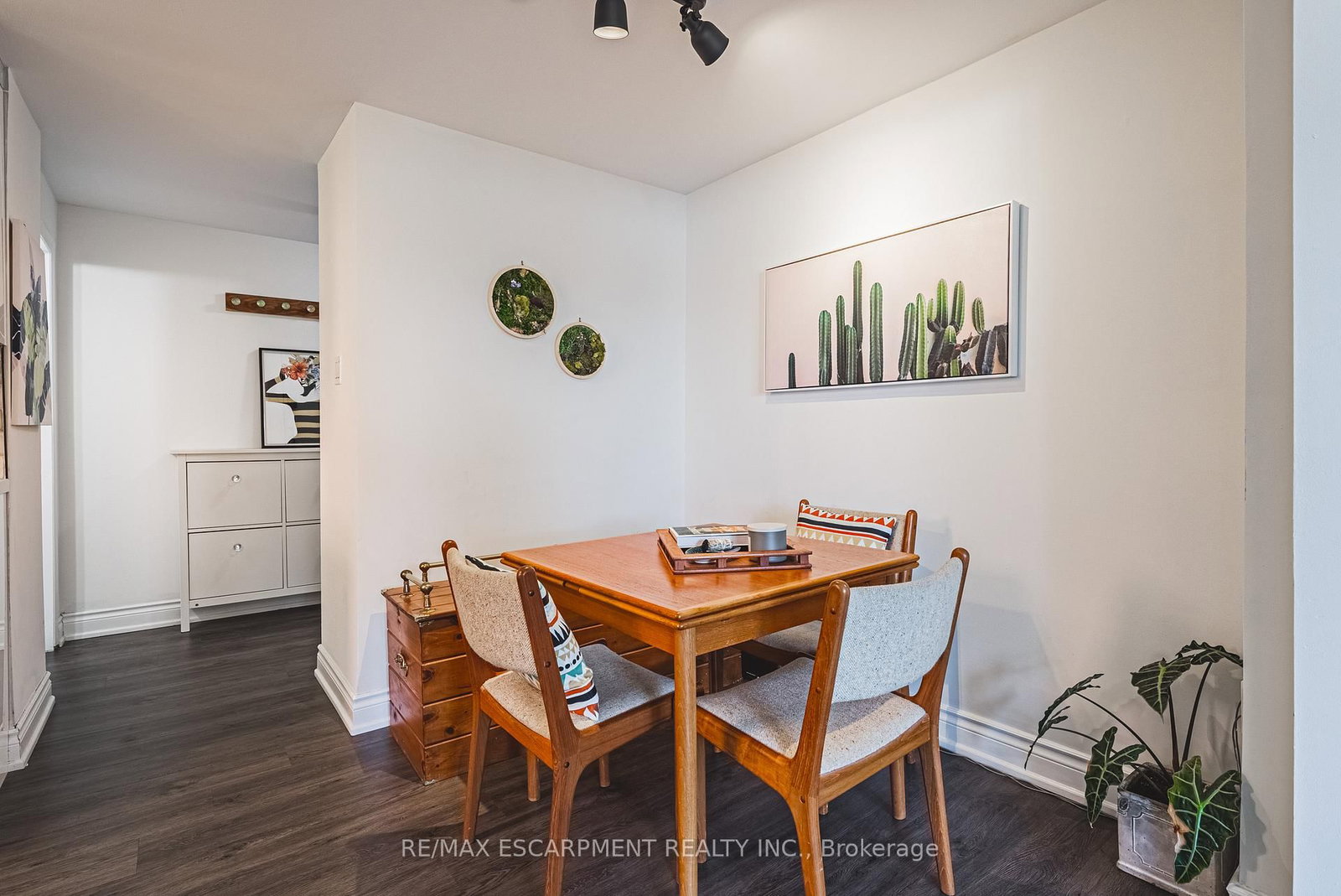 Condo for sale at 208-836 Concession Street, Hamilton, Ontario, L8V 1E2 - Raleigh - MLS: X12960204