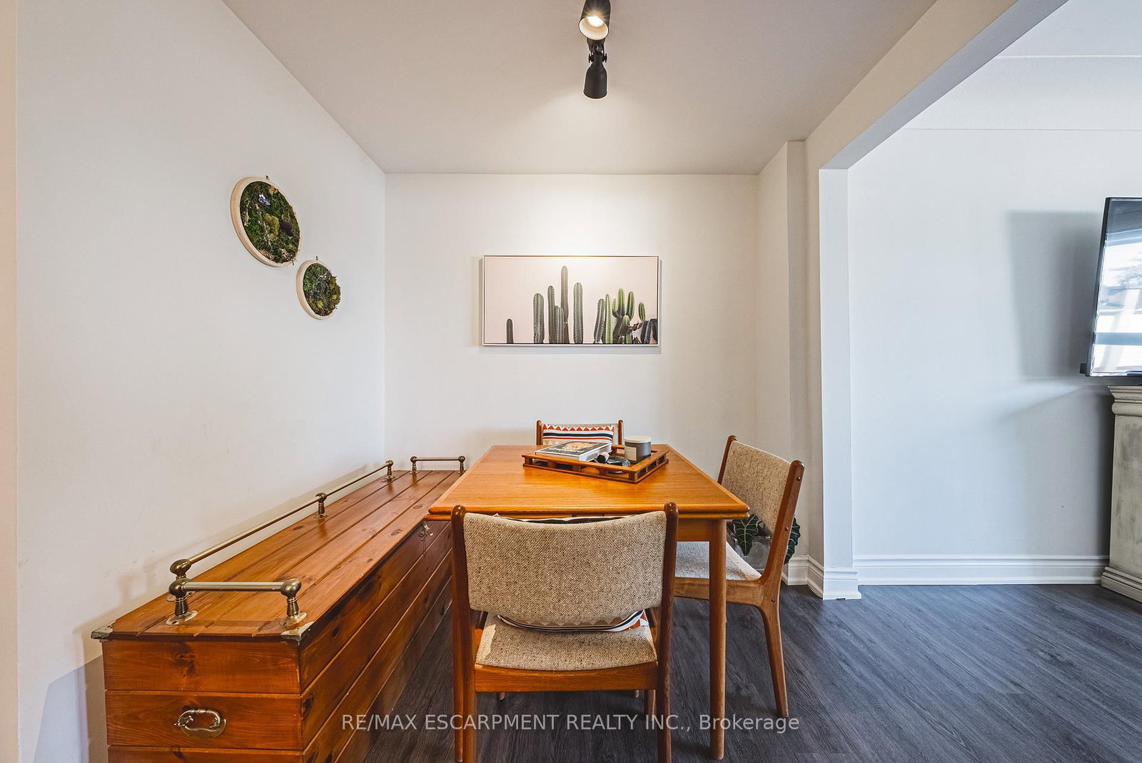 Condo for sale at 208-836 Concession Street, Hamilton, Ontario, L8V 1E2 - Raleigh - MLS: X12960204