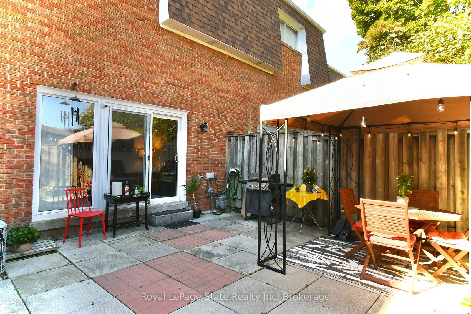 Townhouse for sale at 98-11 Harrisford Street, Hamilton, Ontario, L8K 6L7 - Red Hill - MLS: X12960274