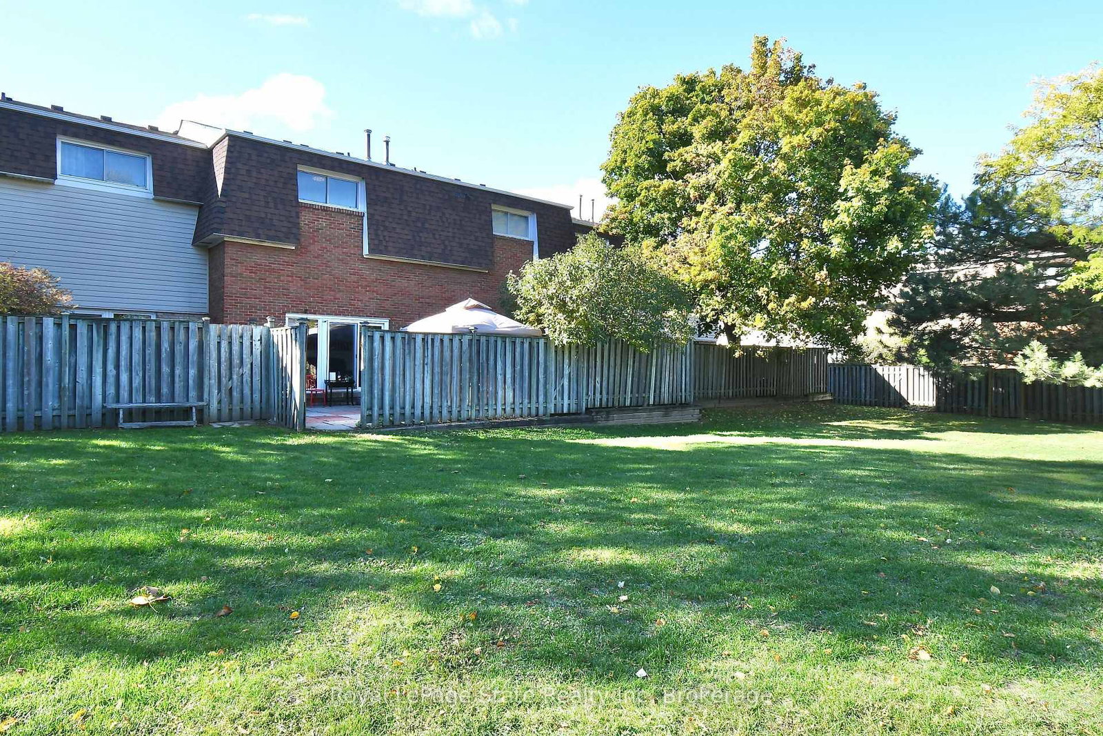 Townhouse for sale at 98-11 Harrisford Street, Hamilton, Ontario, L8K 6L7 - Red Hill - MLS: X12960274