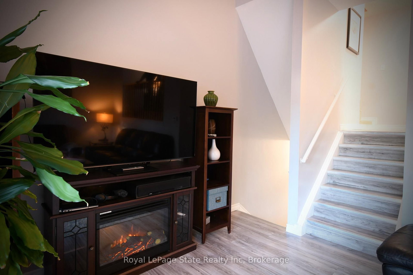 Townhouse for sale at 98-11 Harrisford Street, Hamilton, Ontario, L8K 6L7 - Red Hill - MLS: X12960274