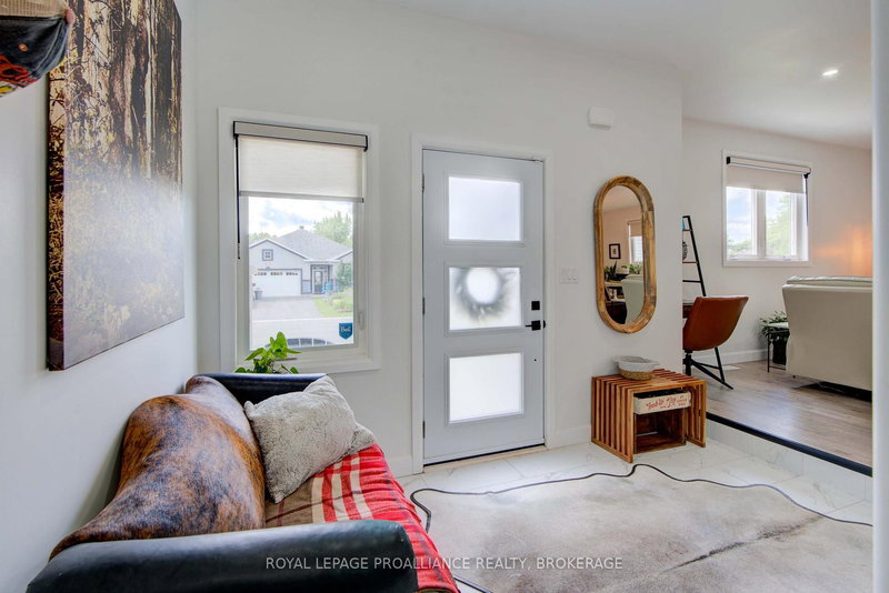 125 Maplecroft Crt, Gananoque, K7G 0A6 | Image 3