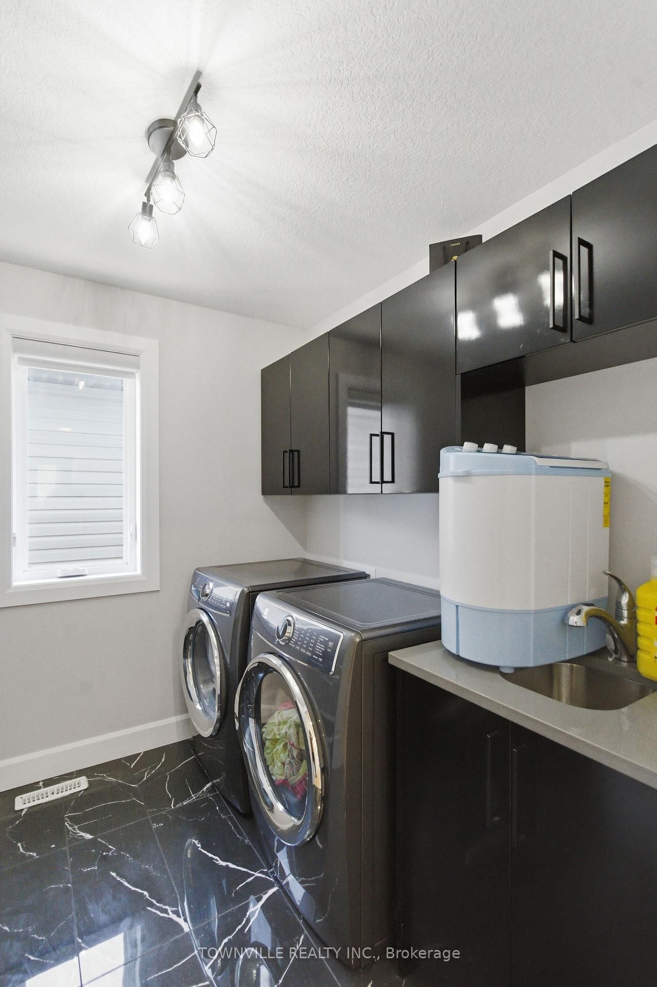 2677 Kettering Place - Photo 36