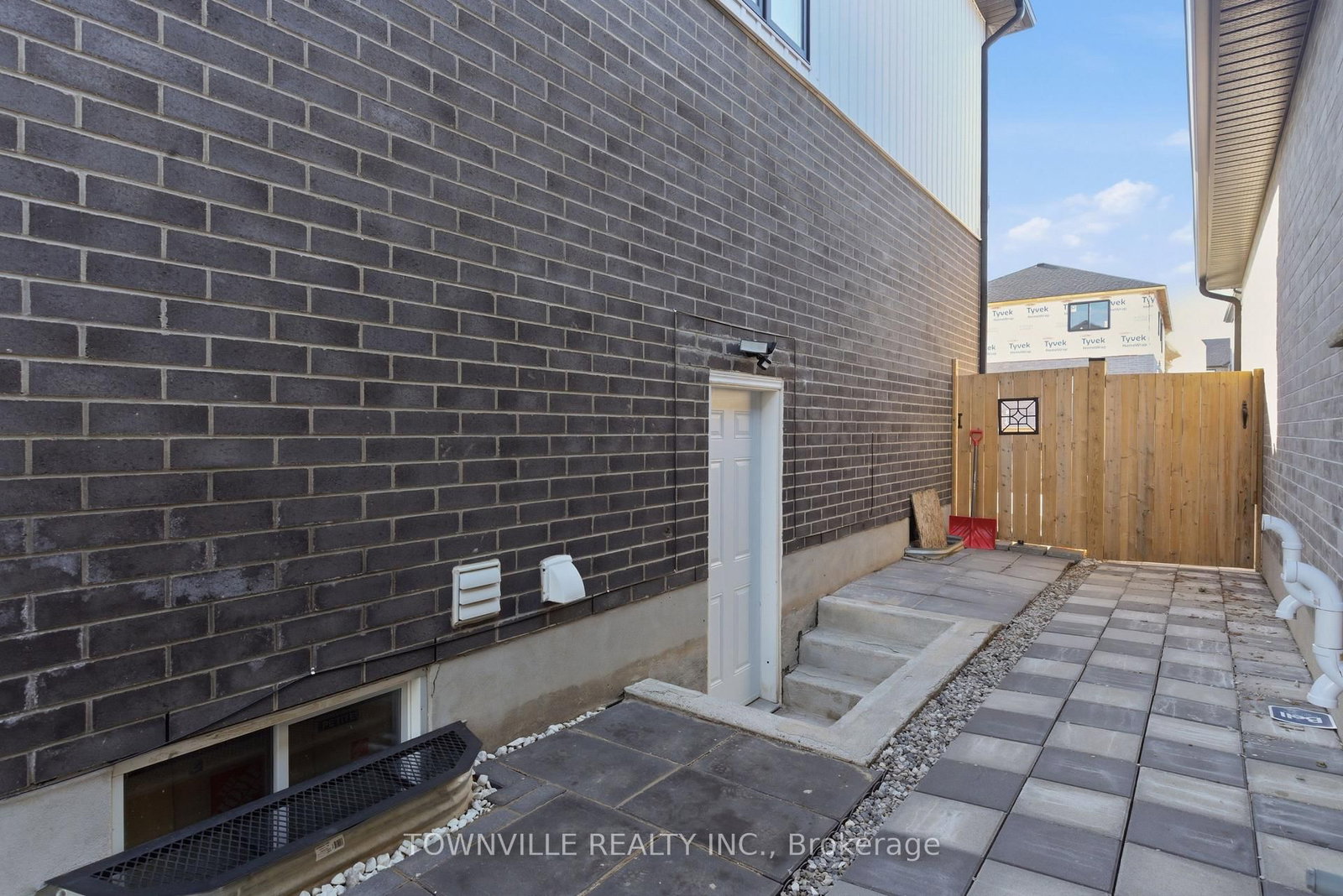 2677 Kettering Place - Photo 45