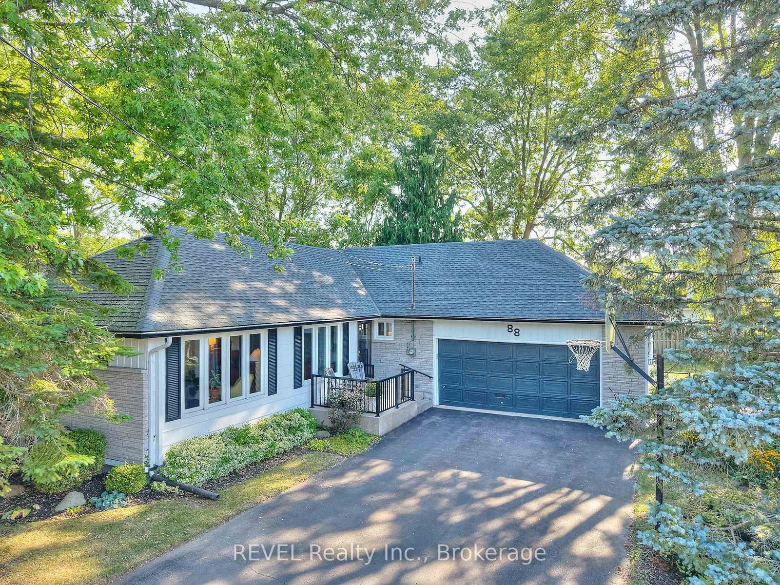 Detached House for sale at 88 Haun Road, Fort Erie, Ontario, L0S 1B0 - Crystal Beach - MLS: X12960688