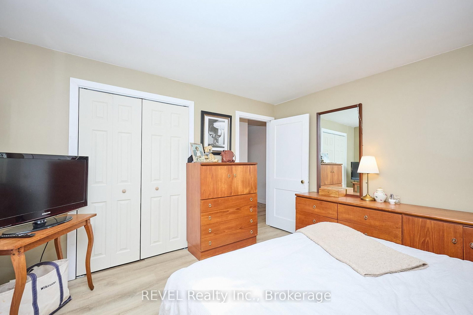 Detached House for sale at 88 Haun Road, Fort Erie, Ontario, L0S 1B0 - Crystal Beach - MLS: X12960688