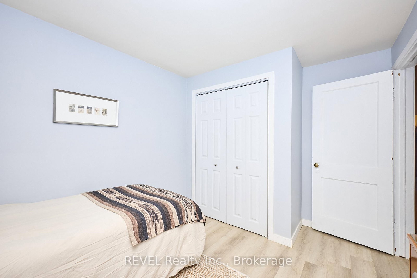 Detached House for sale at 88 Haun Road, Fort Erie, Ontario, L0S 1B0 - Crystal Beach - MLS: X12960688