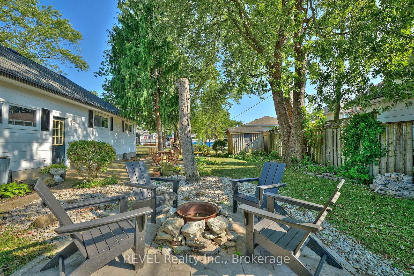 Detached House for sale at 88 Haun Road, Fort Erie, Ontario, L0S 1B0 - Crystal Beach - MLS: X12960688