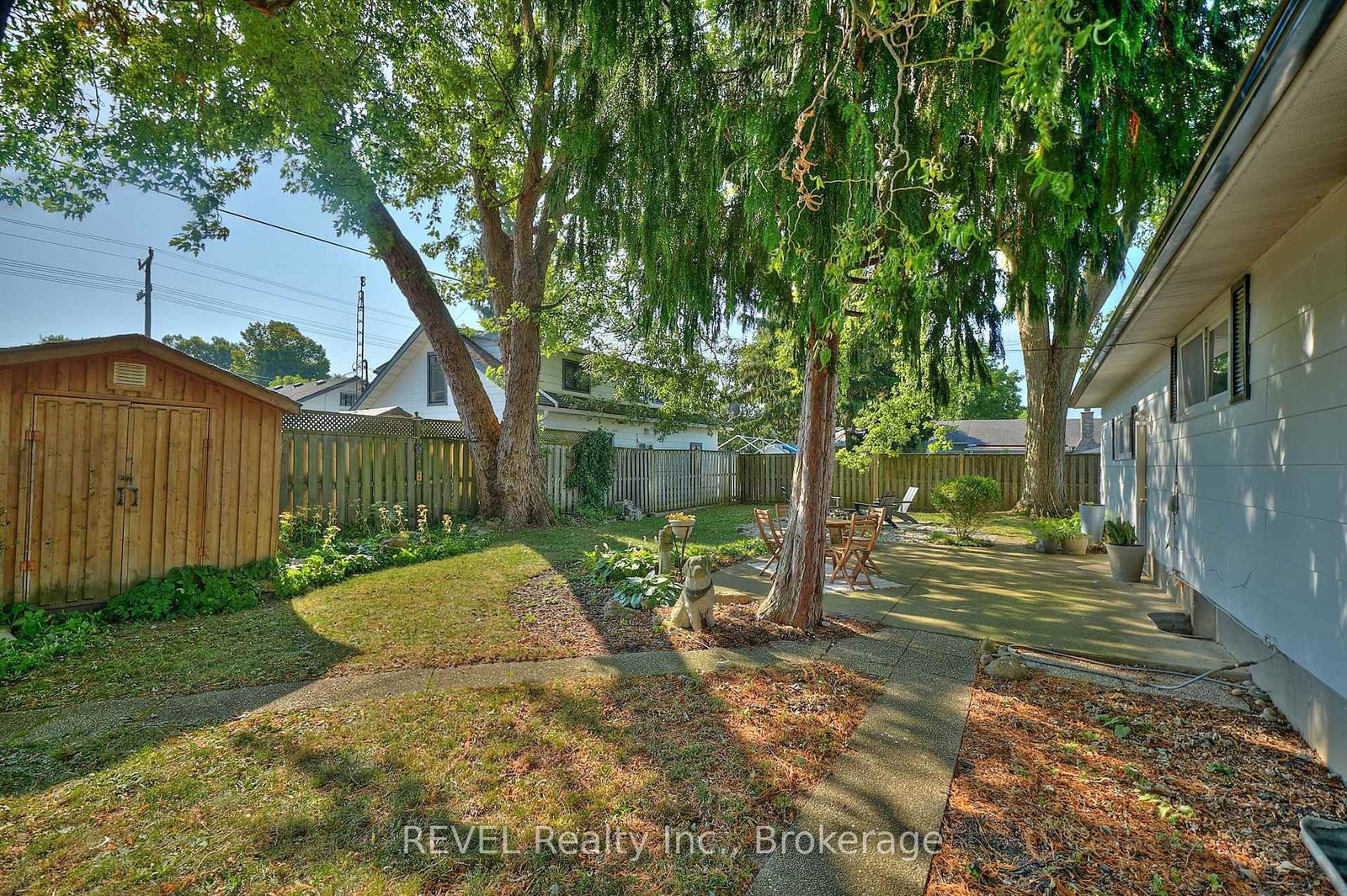 Detached House for sale at 88 Haun Road, Fort Erie, Ontario, L0S 1B0 - Crystal Beach - MLS: X12960688