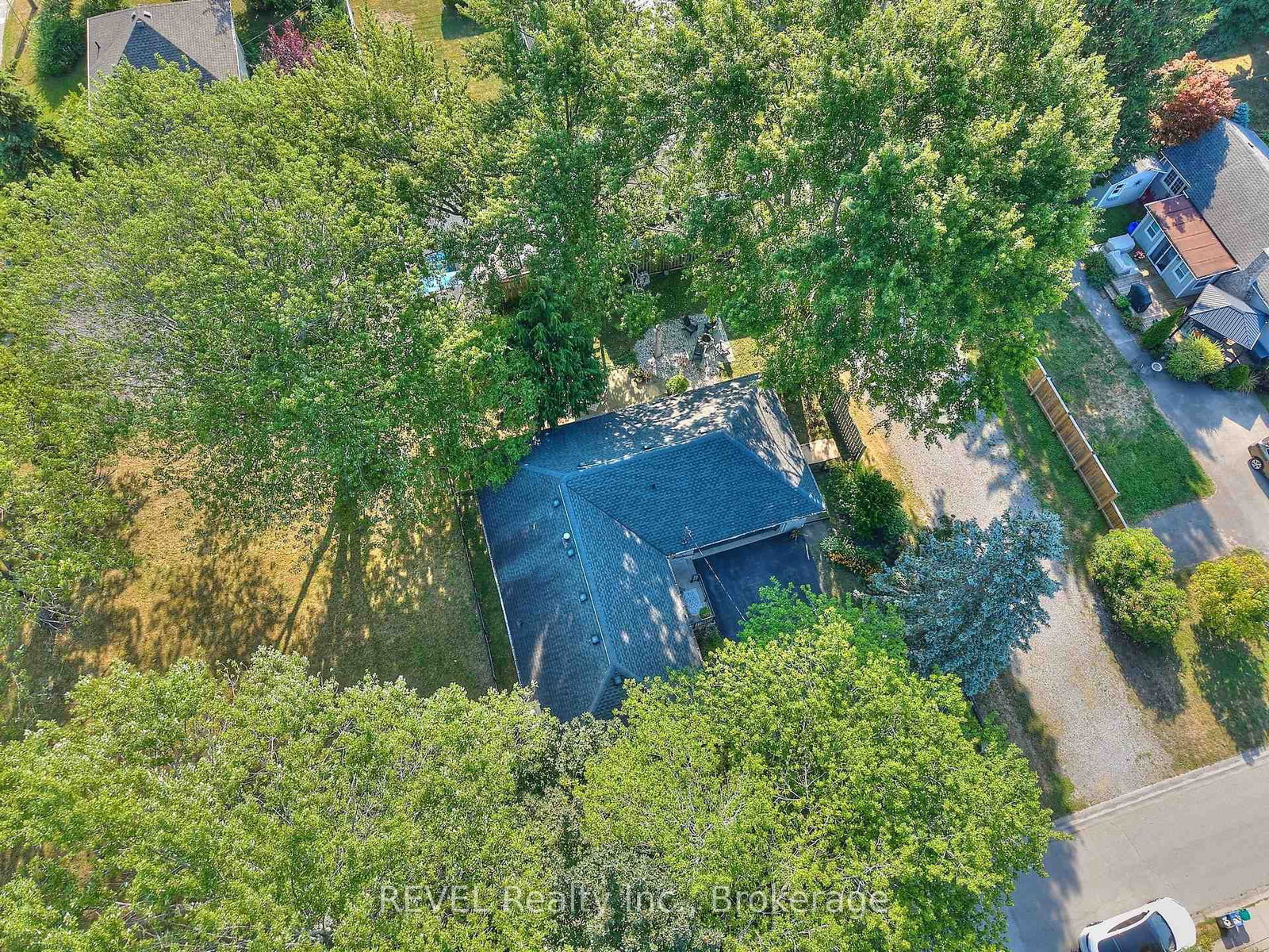 Detached House for sale at 88 Haun Road, Fort Erie, Ontario, L0S 1B0 - Crystal Beach - MLS: X12960688